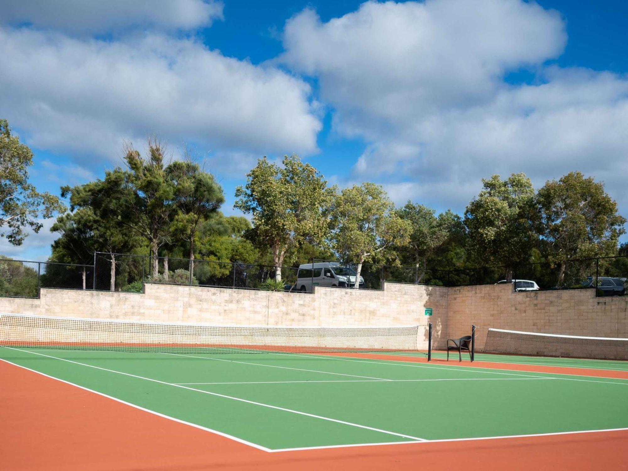 Pullman Bunker Bay Resort Margaret River Дансборо Екстер'єр фото Tennis court at the University of Western Australia