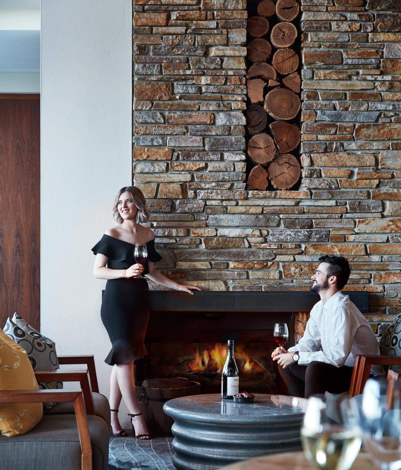 Pullman Bunker Bay Resort Margaret River Дансборо Екстер'єр фото A fireplace in a hotel