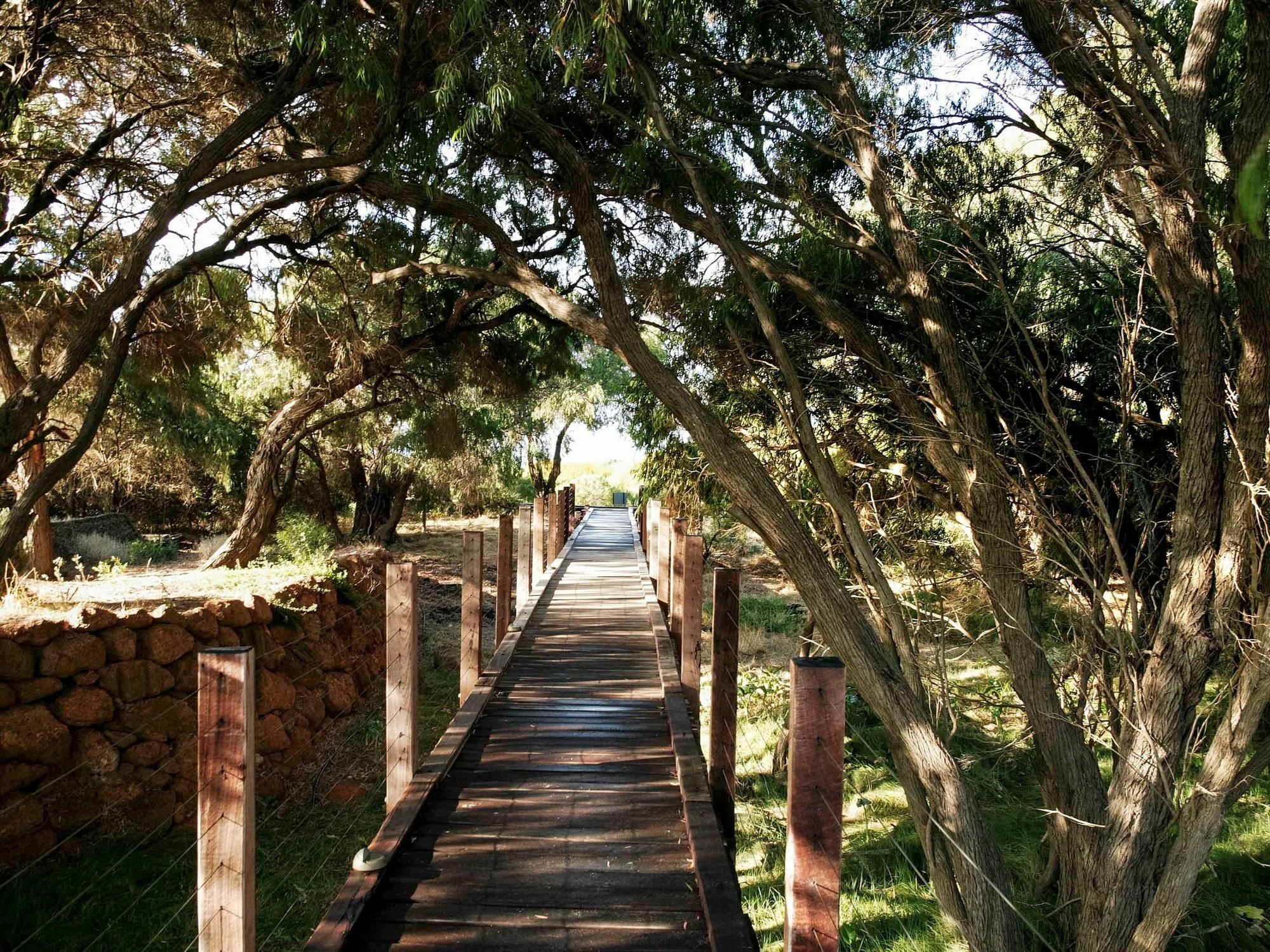 Pullman Bunker Bay Resort Margaret River Дансборо Екстер'єр фото The boardwalk at the entrance to the reserve